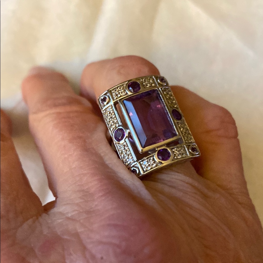 Elegant Amethyst Gemstone Ring SIZE 6 Sterling Silver 925EUC marked